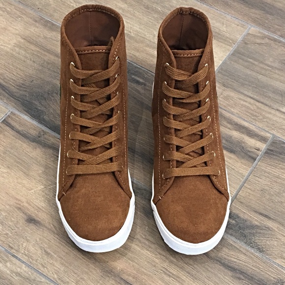 Sam Edelman Shoes - 🌺SAM EDELMAN🌺 Embroidered High Top Sneaker